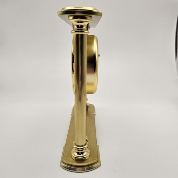 Elegant Gold Quartz Table Clock - Picture 2 of 6